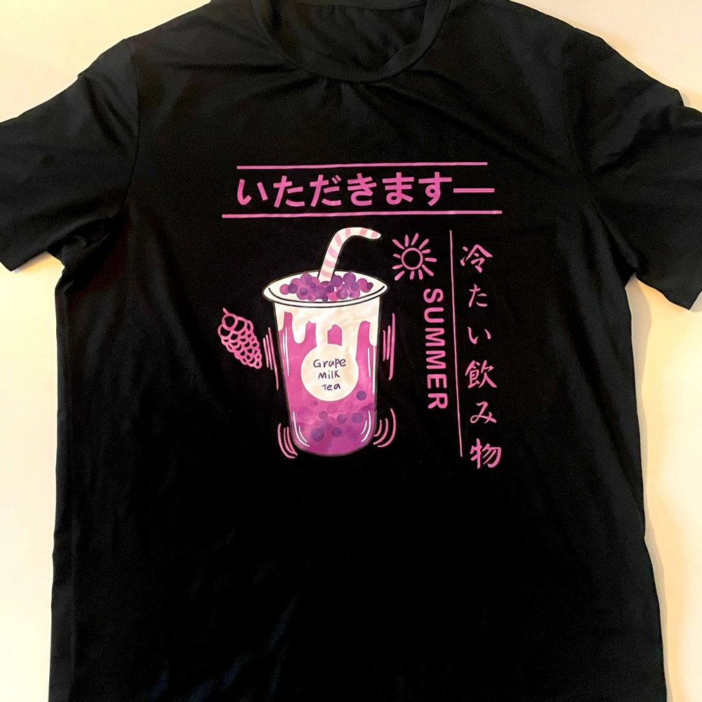 Men Medium Japenese Letter And Grapes Graphic T-Shirt